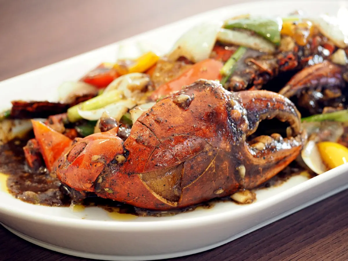 Glass Onion Seafood & Grill ยุโรป จีน ไทย จะเมนูไหนก็อร่อย