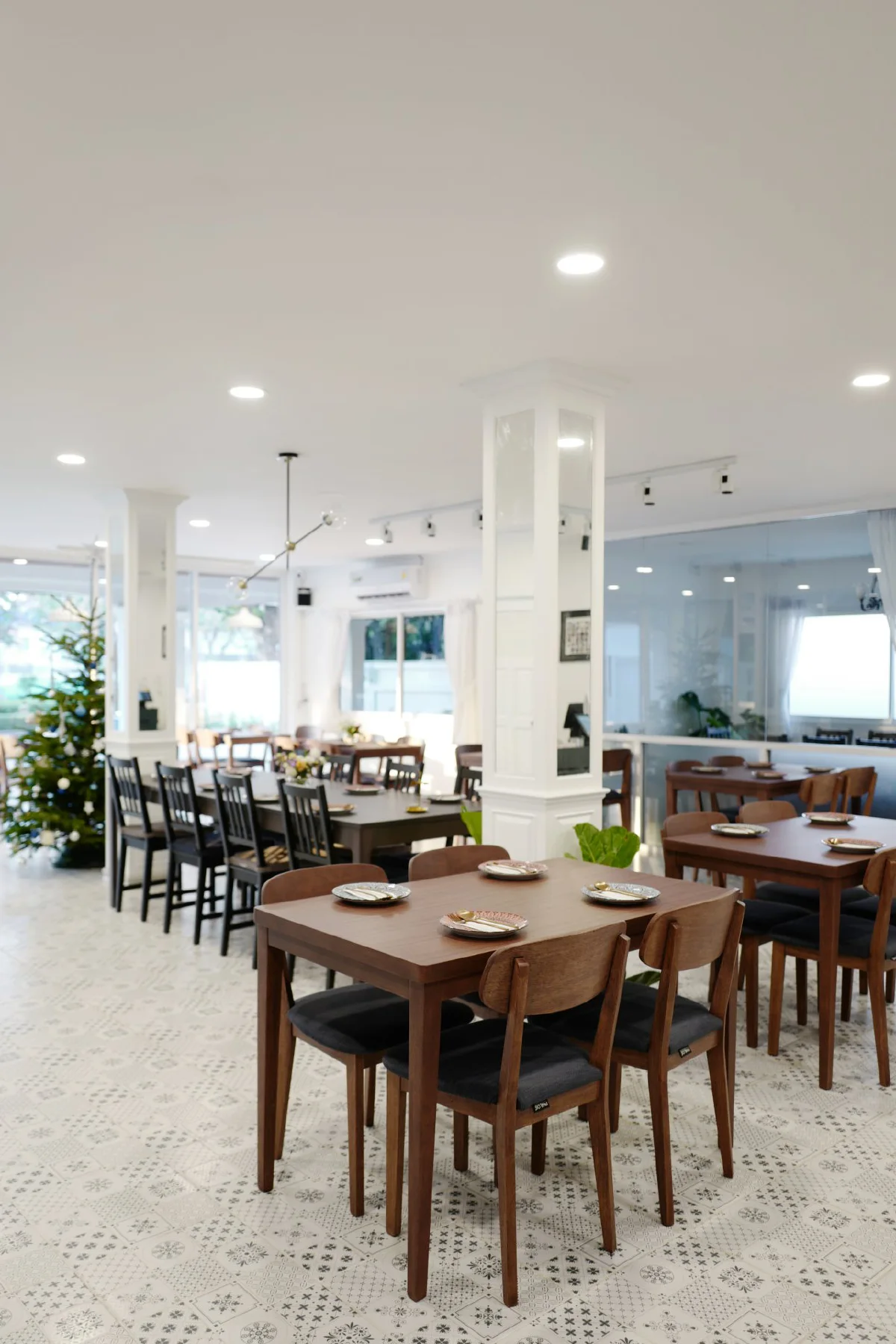 Glass Onion Seafood & Grill ยุโรป จีน ไทย จะเมนูไหนก็อร่อย