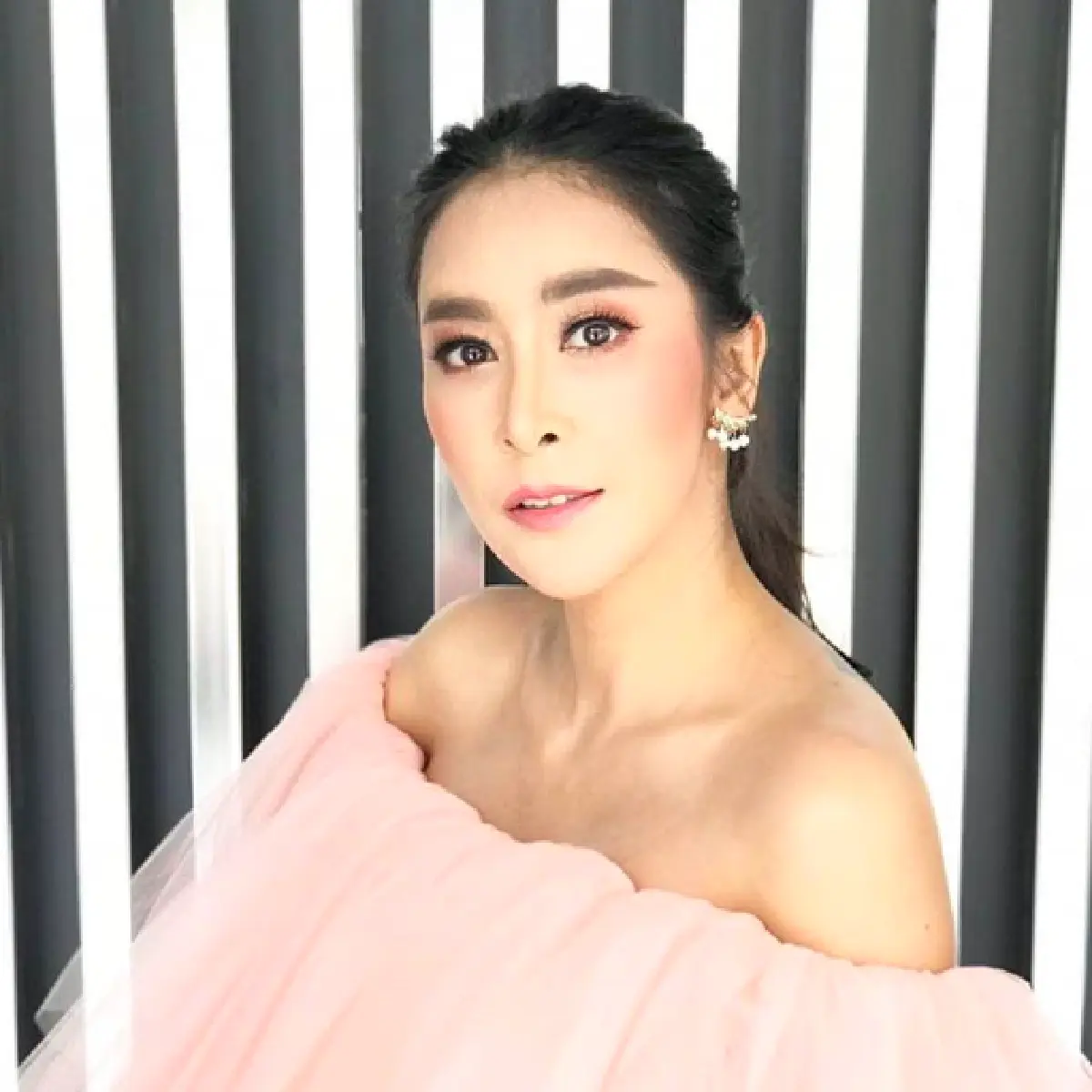 วงการอยู่บ้านสั่นสะเทือน ”ใหม่ สุคนธวา" บ่นร้อน ขอเซ็กซี่ที่บ้านต้อนรับซัมเมอร์