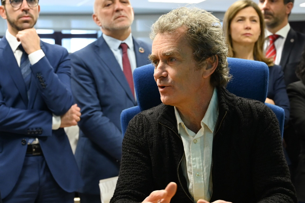 ฮีโร่ก็มีบาดแผล เบื้องหลังวีรบุรุษปัญญาชนแห่งยุคโควิด