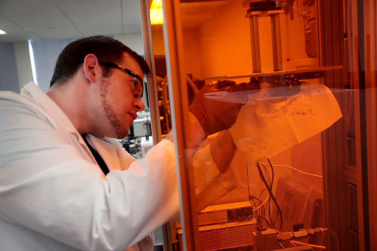 ฮีโร่ก็มีบาดแผล เบื้องหลังวีรบุรุษปัญญาชนแห่งยุคโควิด