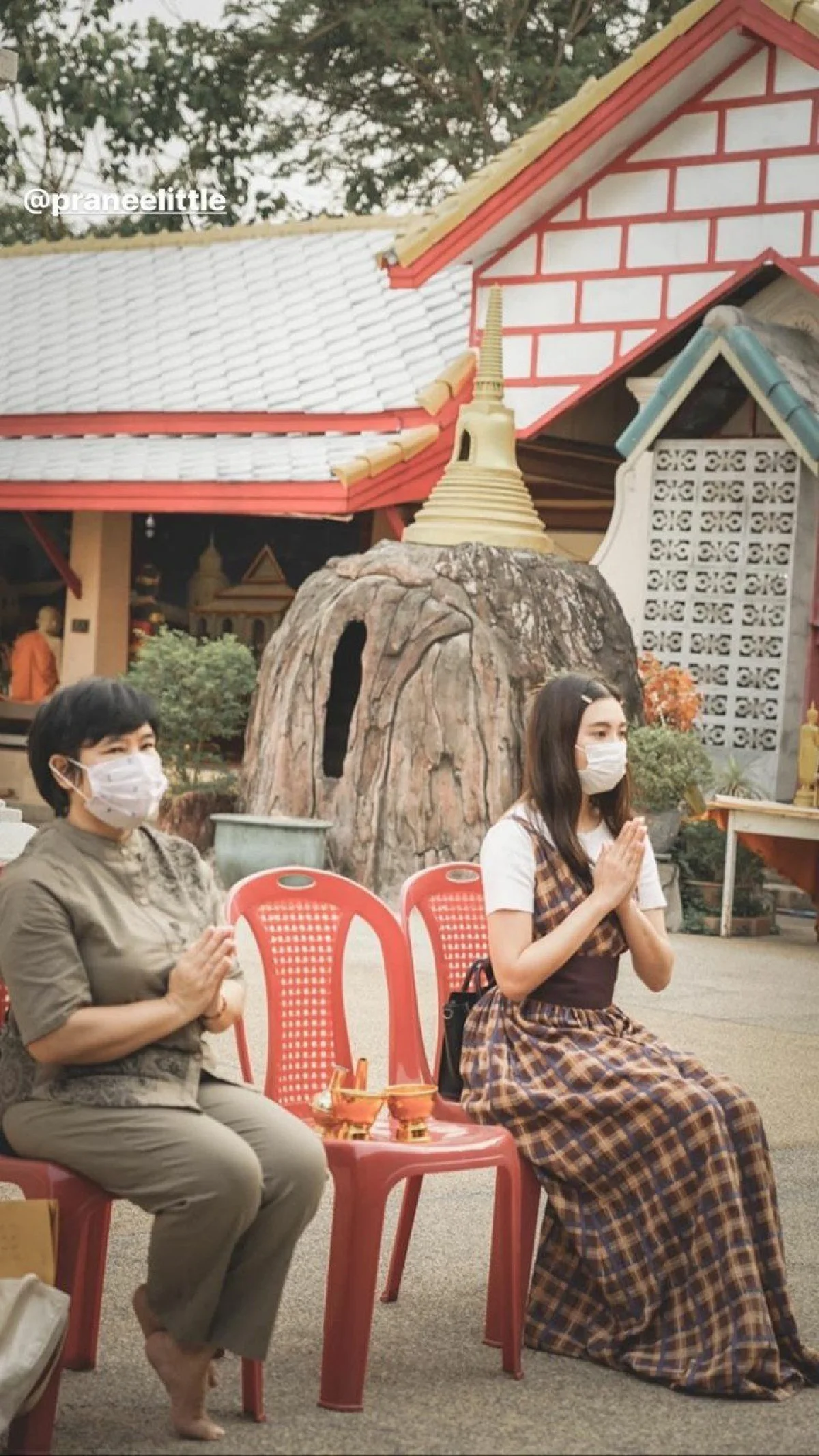 "เบลล่า" ชวนคุณแม่ทำโรงทาน และนำหน้ากากอนามัย 600 ชิ้น ถวายวัด