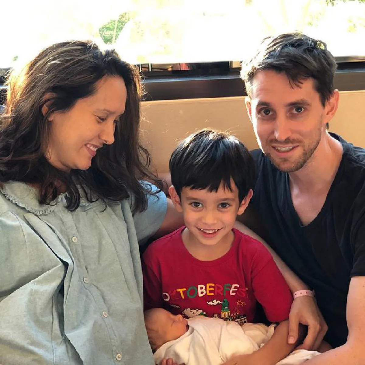 ญารินดา คลอดลูกสาวคนที่ 2 ตั้งชื่อ น้องอารี น่ารักน่าเอ็นดูสุดๆ