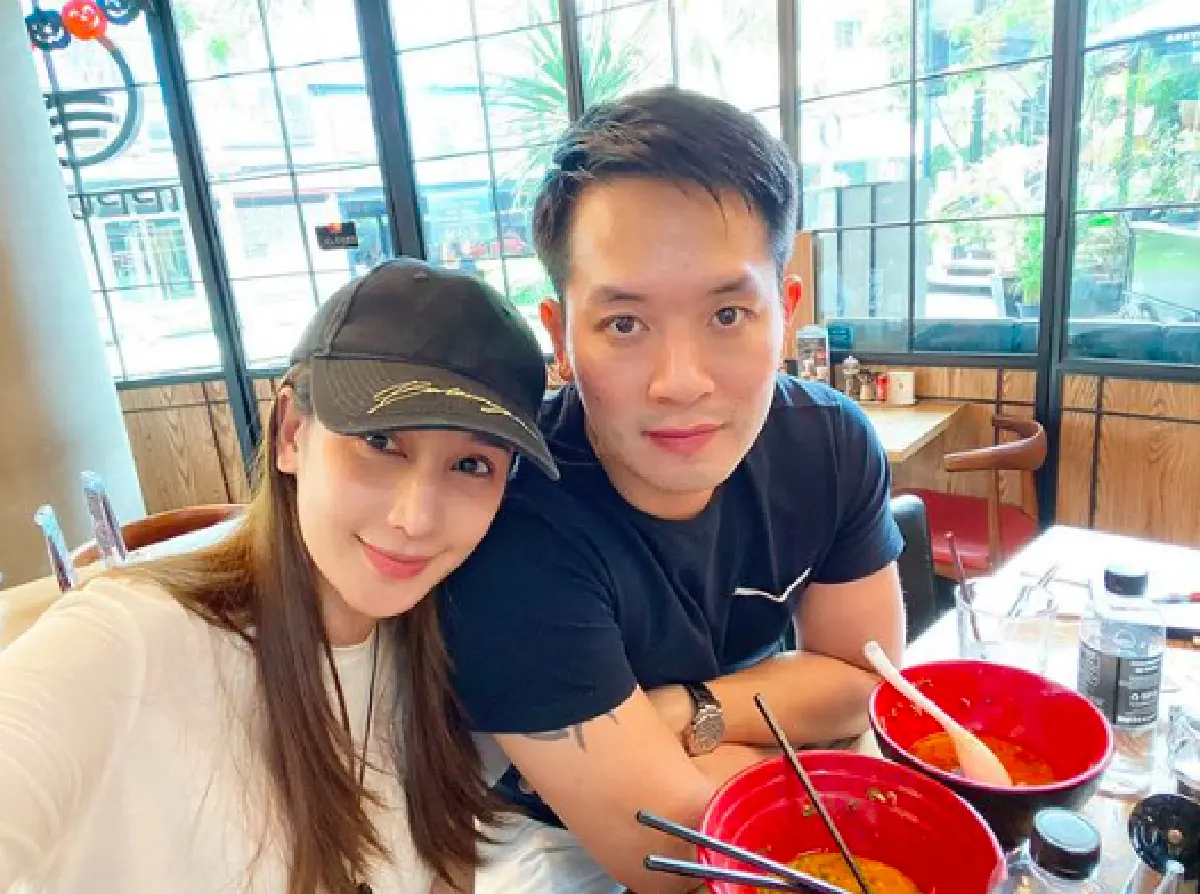 "เนย โชติกา" เผยโมเมนต์น่ารักสามีและลูกชาย ช่วยกันสระผมให้