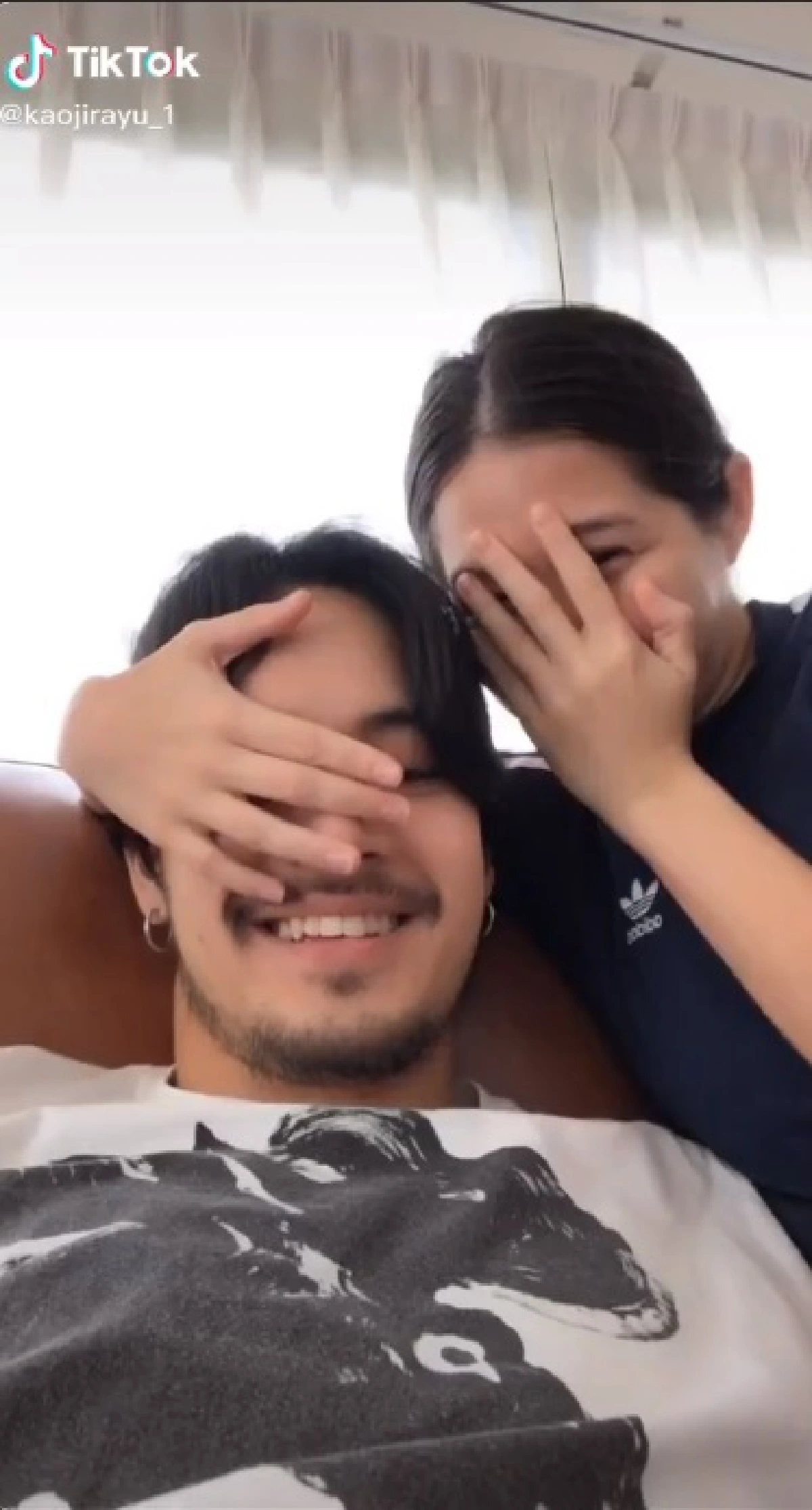 คู่นี้น่ารัก! เก้า จิรายุ-วี วิโอเลต เสิร์ฟคลิปมุ้งมิ้งโชว์หวานออกสื่อครั้งแรก 