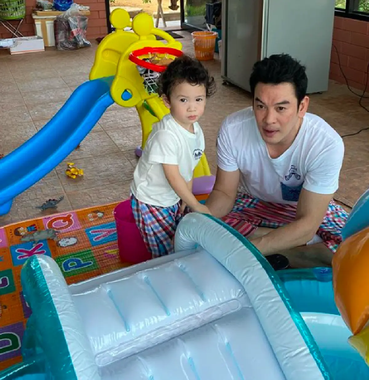 “แม่แอน” โพสต์ภาพ "พ่อคริต" วัยเด็กเทียบกับ “น้องโพธิ์” ภาพนี้เหมือนหนักมาก