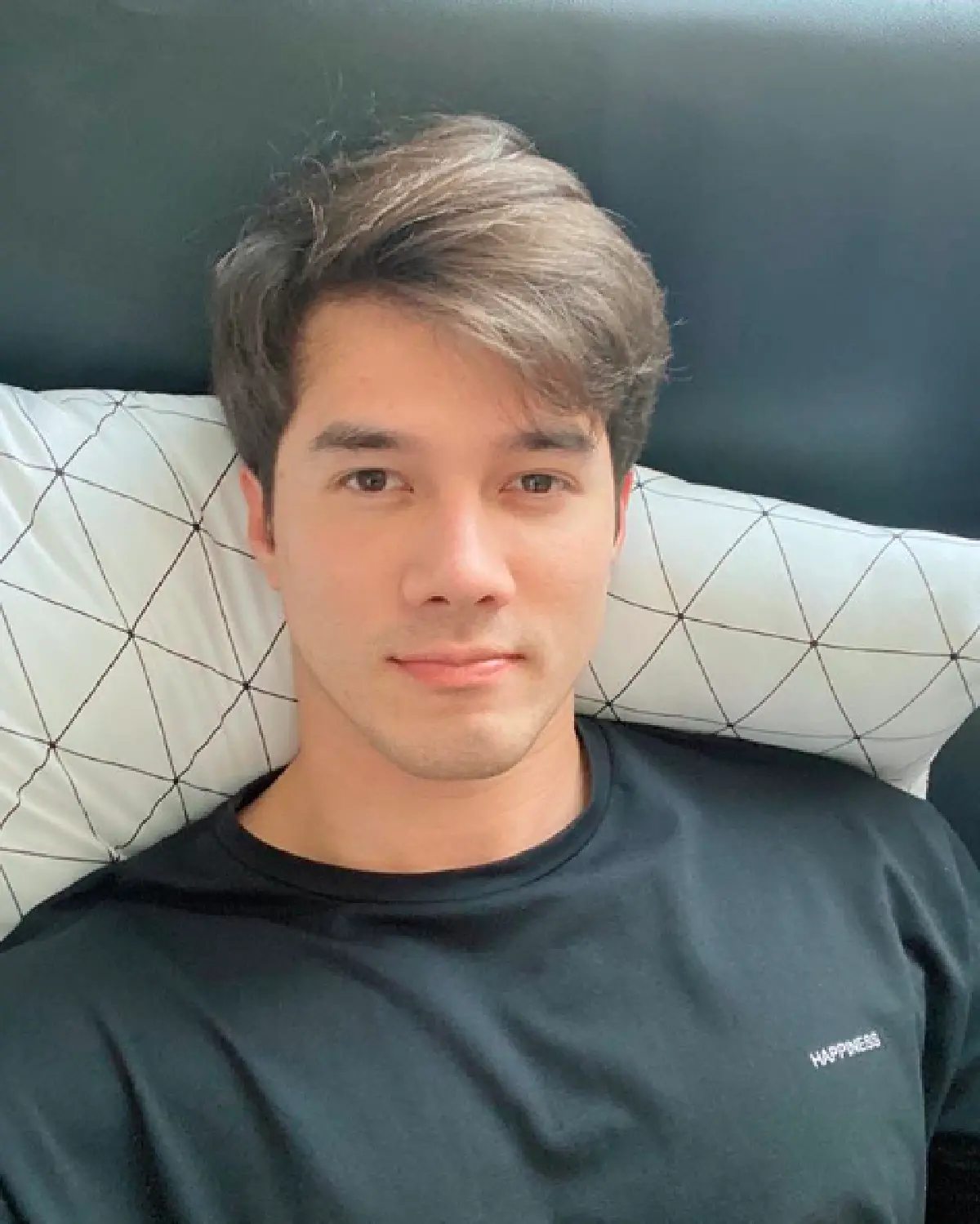 "มิกค์ ทองระย้า" ร่วมบริจาคข้าวสาร 790 กก. เพื่อเป็นทานให้แก่ชาวบ้าน