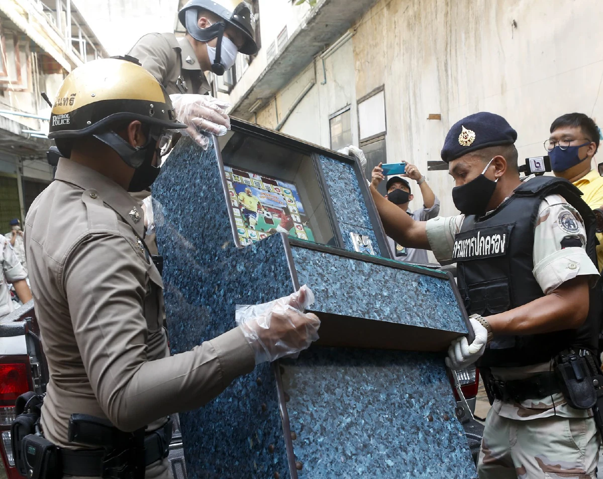 ไม่รอด!เล็งตั้งกก.สอบตร.เมืองนนท์ปล่อยให้มีบ่อนพนันเปิดเย้ยพ.ร.ก.ฉุกเฉิน