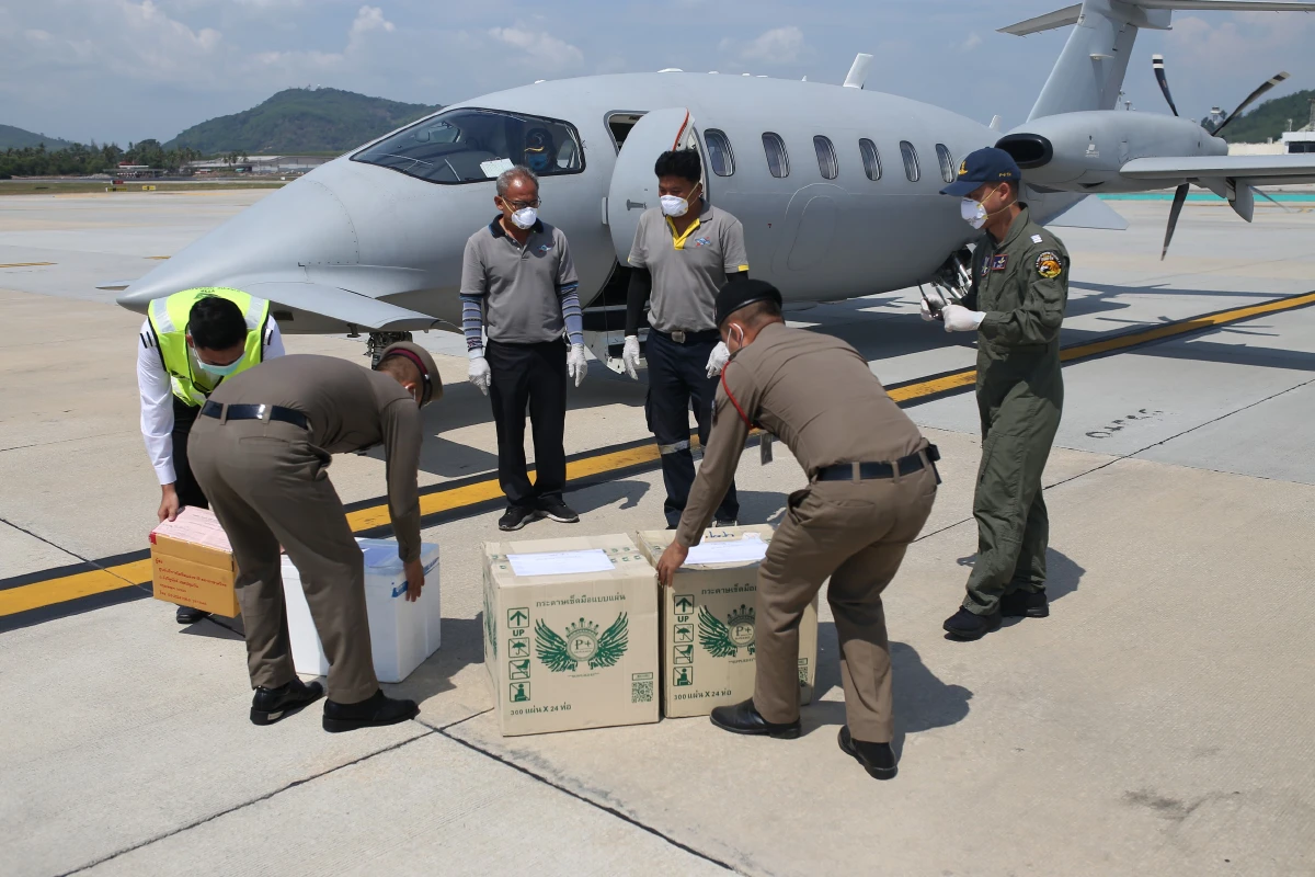 ส่งเครื่องบินรับสารคัดหลั่งจากภูเก็ตตรวจหาเชื้อโควิด-19 เป้าหมายวันละ 500 ราย