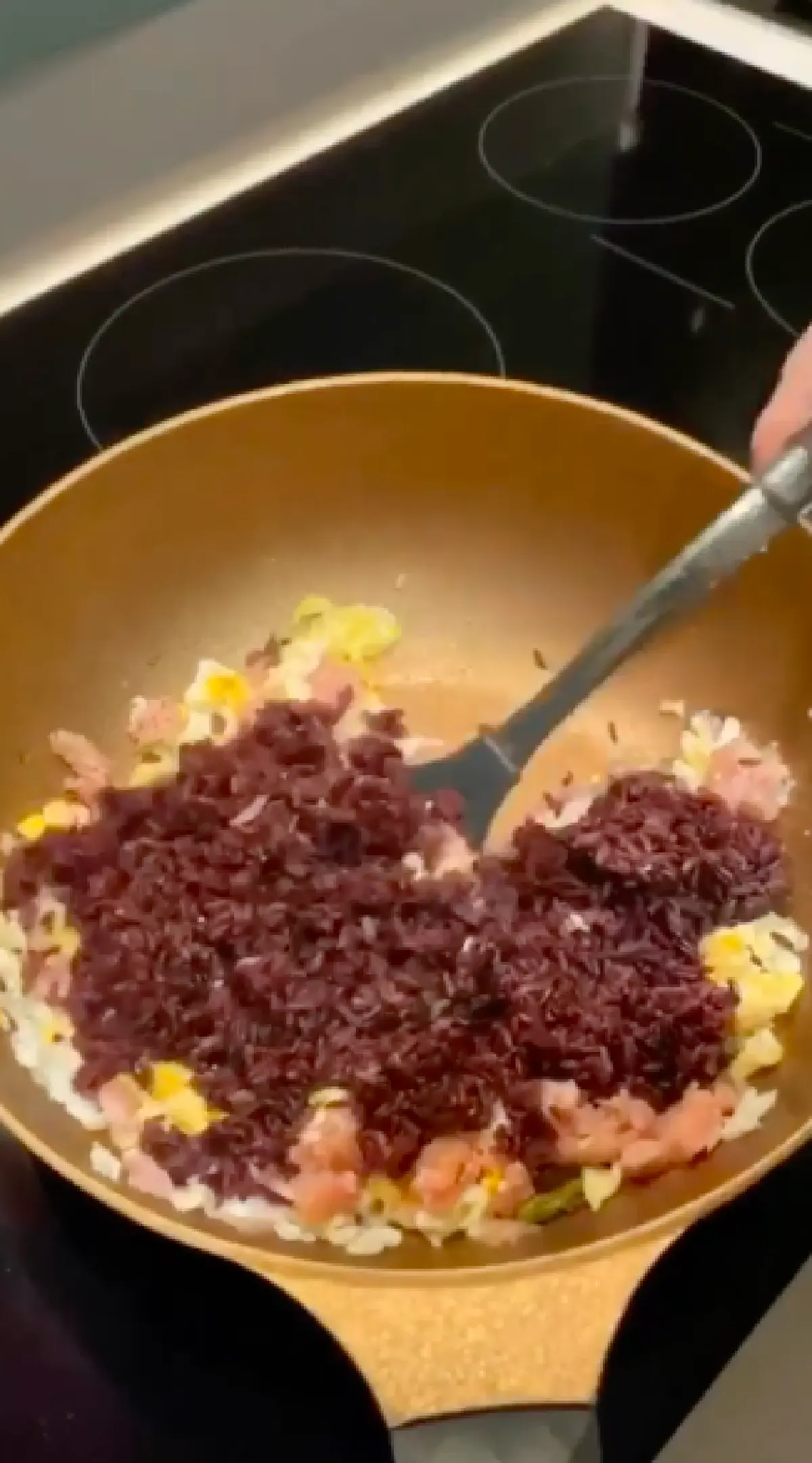 "นาตาลี" ทำอาหารให้สามี "ฟลุค เกริกพล" ทานครั้งแรก ในรอบ 10 ปีที่คบกัน