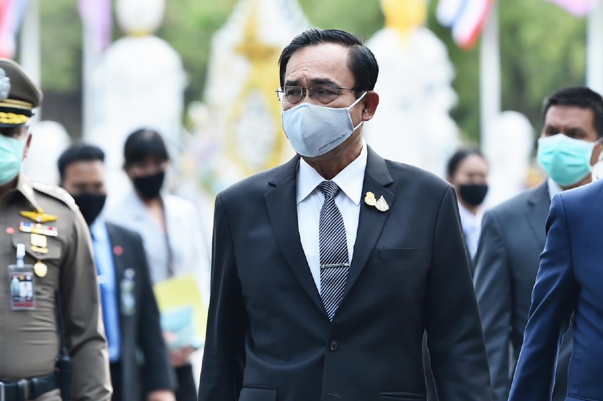 บิ๊กตู่ ยันไม่ได้ยึดอำนาจรัฐมนตรี หลังตั้งทีม ศบค.ลุยคุมแก้โควิด บิ๊กตู่ ยันไม่ได้ยึดอำนาจรัฐมนตรี หลังตั้งทีม ศบค.ลุยคุมแก้โควิด