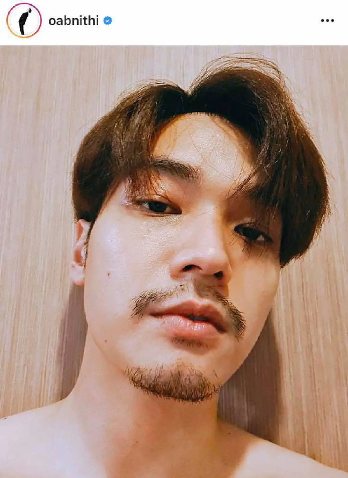 หล่อเท่ไปอีกลุค 15 ภาพดาราหนุ่มซุปตาร์..เก็บตัวอยู่บ้านปล่อยเซอร์ไว้หนวดเครา