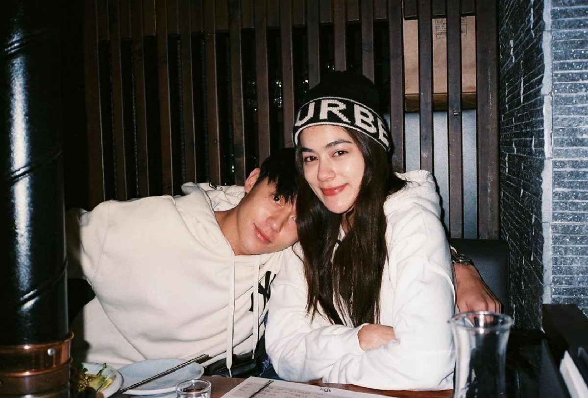 หมาก-คิม ห่วงคนตกงานไม่มีรายได้ แจกถุงปันน้ำใจช่วยเหลือคนเดือดร้อน