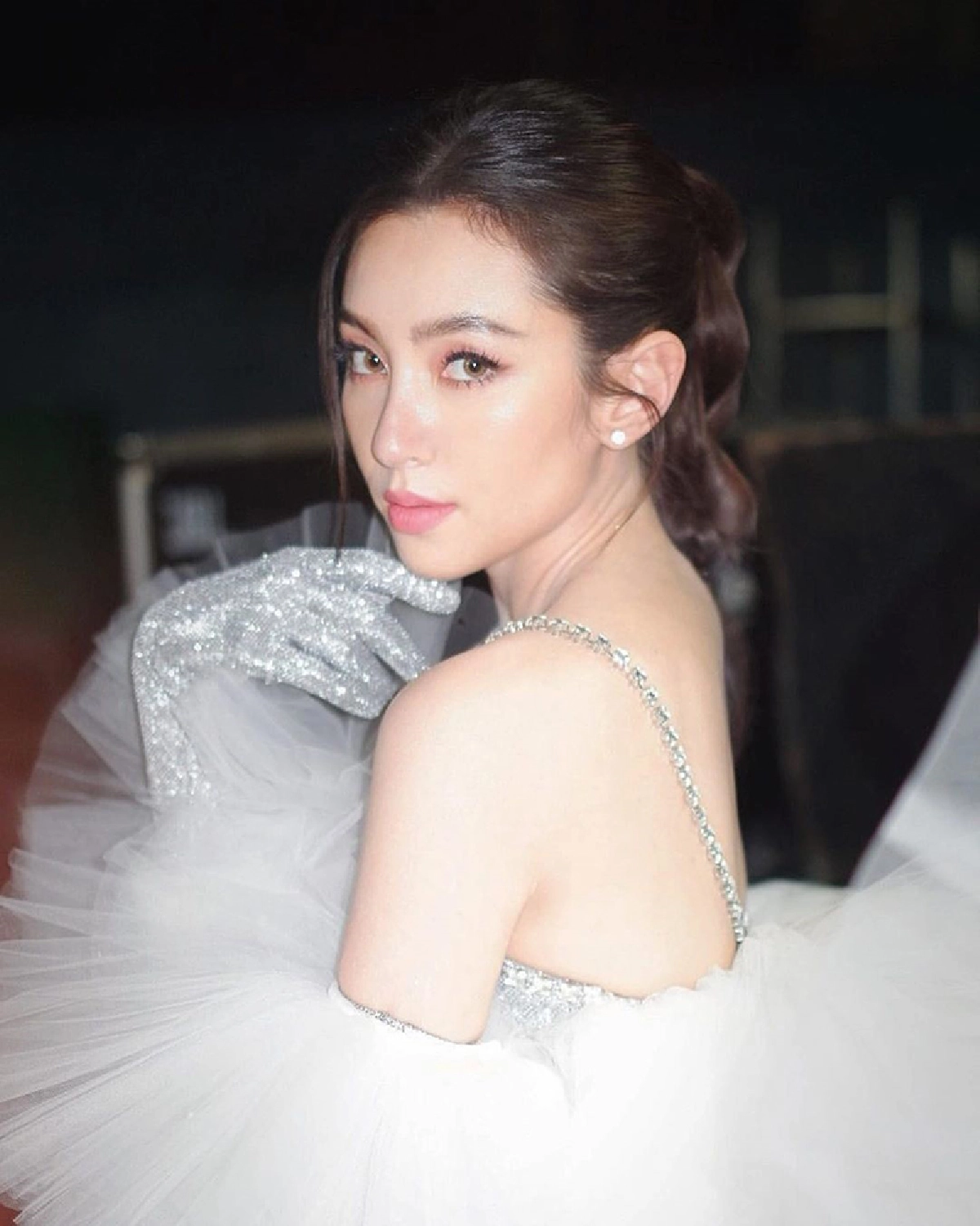 เบลล่า ลั่นชาเลนจ์นี้ควรจบ! หลัง เวียร์ แข่งไว้หนวดไม่ถึงครึ่งเดือนเคราเฟิ้มลามยันคอ