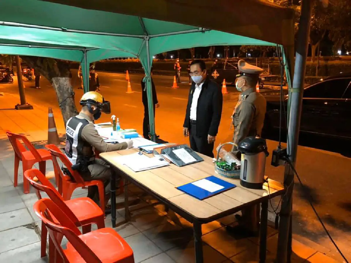 "บิ๊กตู่"ออกตรวจด่านเคอร์ฟิวในกทม. ย้ำเจ้าหน้าที่ให้เข้มงวด