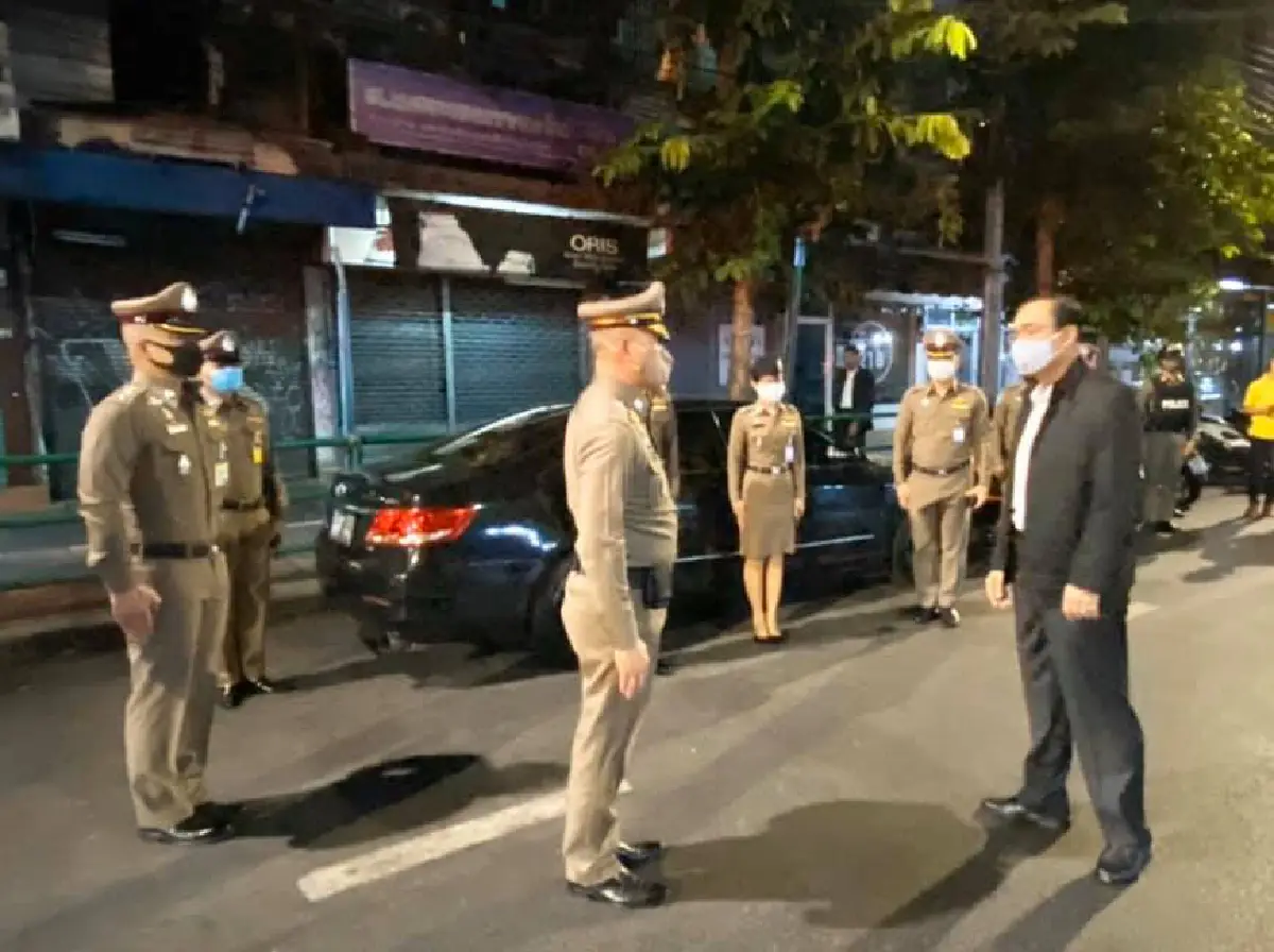 "บิ๊กตู่"ออกตรวจด่านเคอร์ฟิวในกทม. ย้ำเจ้าหน้าที่ให้เข้มงวด