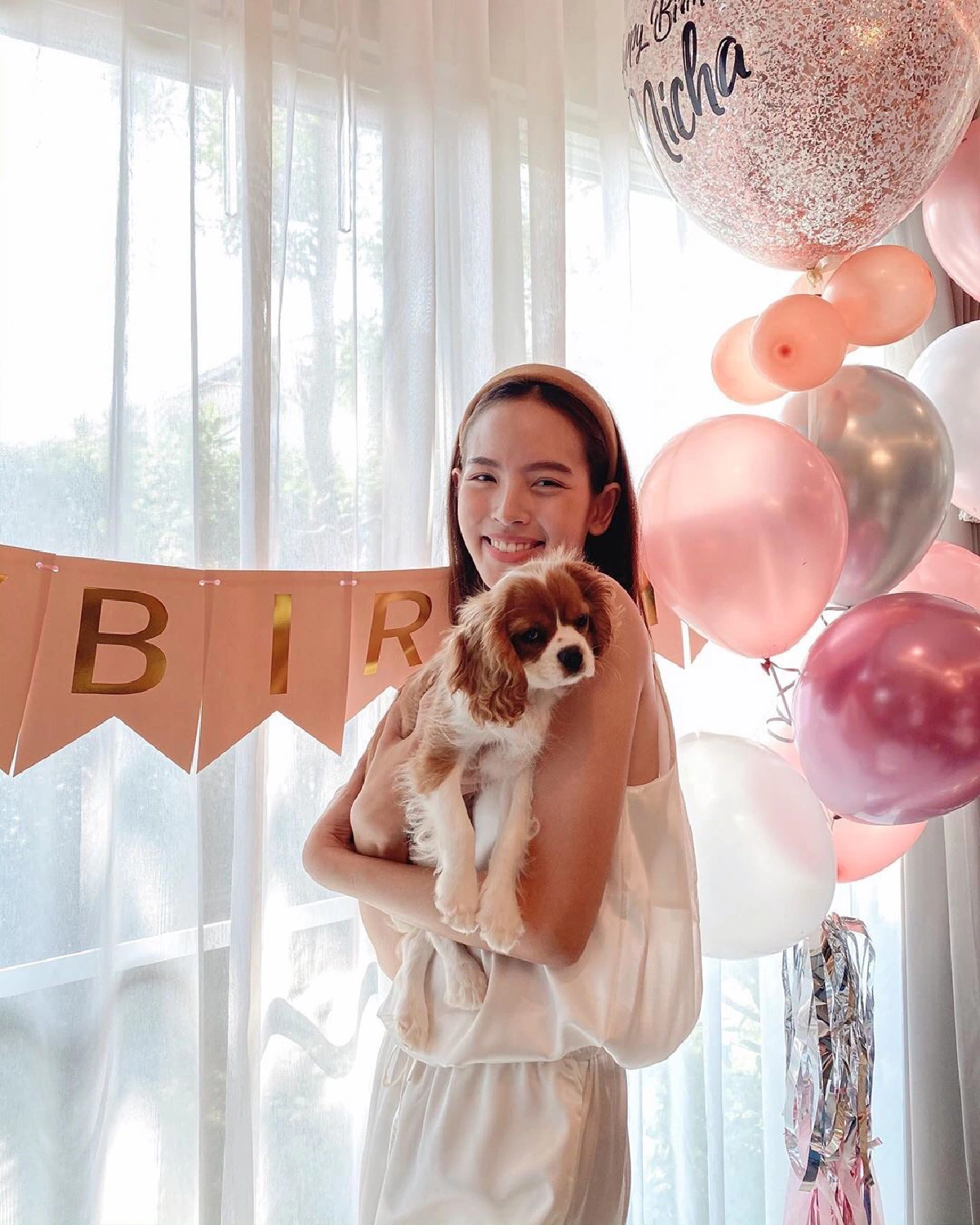 "ณิชา" ยิ้มแก้มปริ "โตโน่" เซอร์ไพรส์วันเกิด ให้น้องหมาเป็นของขวัญ