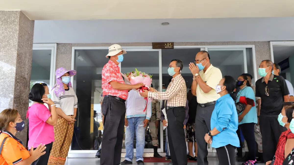 ปทุมธานีถกด่วนหลังชาวบ้านฉุนนำกลุ่มเสี่ยงติดโควิดมากักตัวไม่แจ้งให้ทราบ