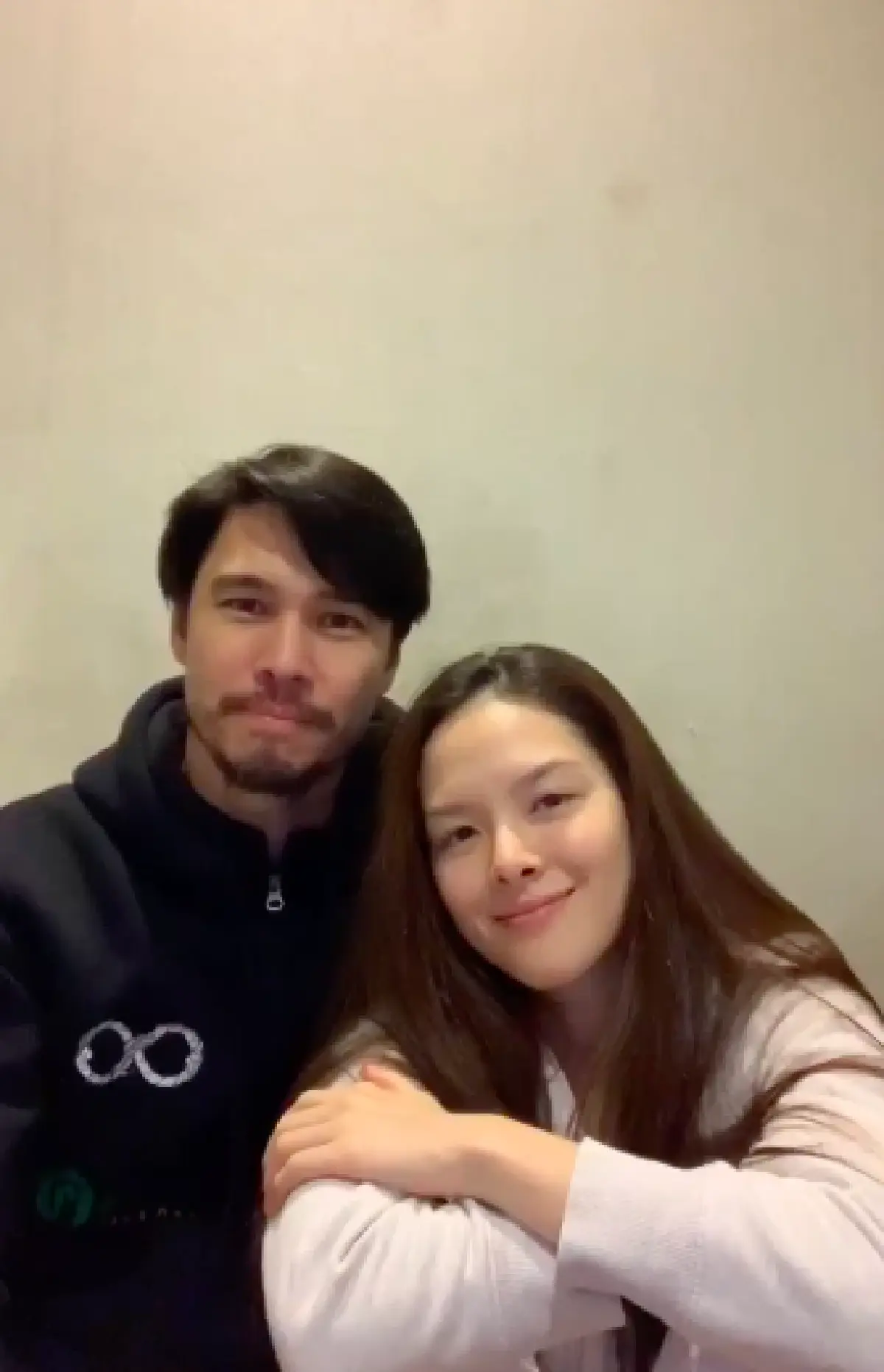 “แมทธิว-ลีเดีย” เผยคำเตือนจากหมอ เจอโควิด-19 ในอุจจาระเยอะที่สุด เข้าห้องน้ำต้องระวัง