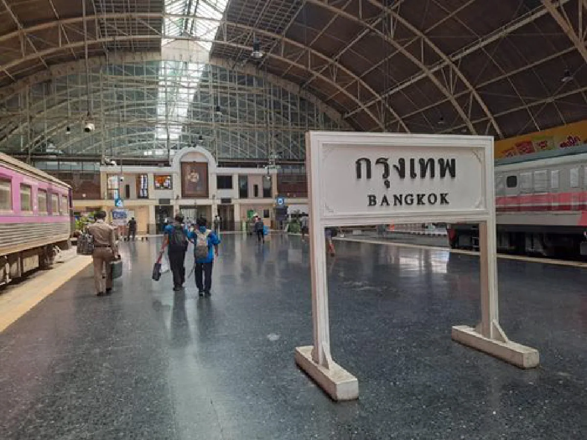 หัวลำโพงเหงาวันสงกราต์ คนเดินทางบางตา เหลือรถไฟวิ่งแค่ 42 ขบวน   