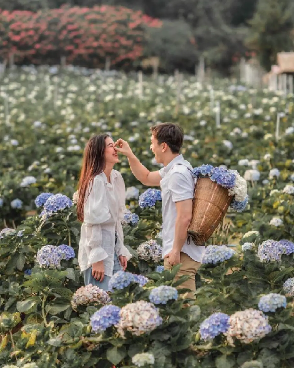 "มิ้นต์-ภูผา" อุ้มน้องหมาแสนรักเล่นน้ำคลายร้อน พร้อมโชว์โมเมนต์มุ้งมิ้ง