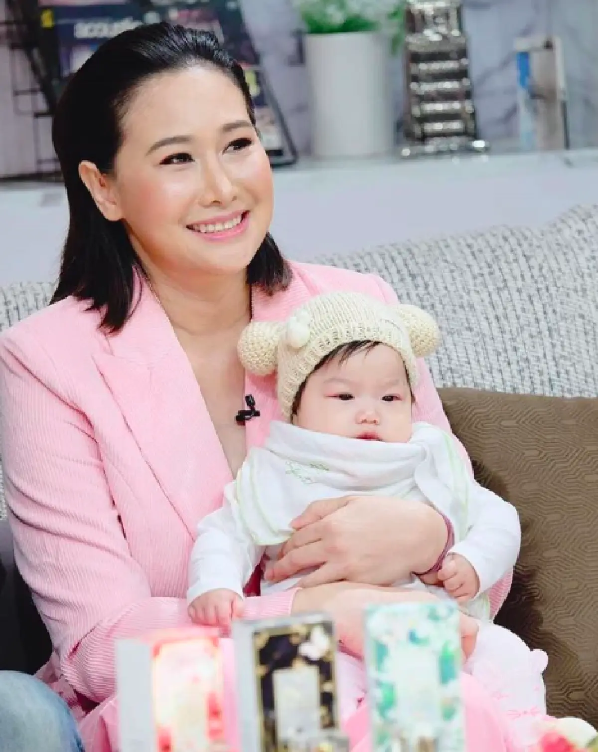  “ติ๊ก” ทำบุญวันเกิดอายุ 35 ด้านสามี “ศรราม” อวยพรอย่างสุดซึ้ง