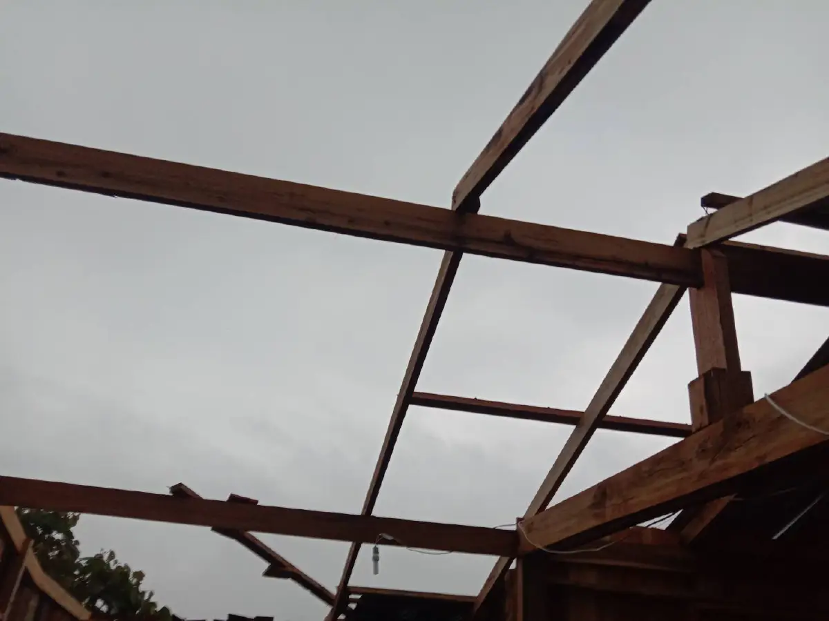 ถึงตาย!พายุฤดูร้อนพัดถล่มน่านกลางดึกบ้านพังยับเสียชีวิต 1 ราย