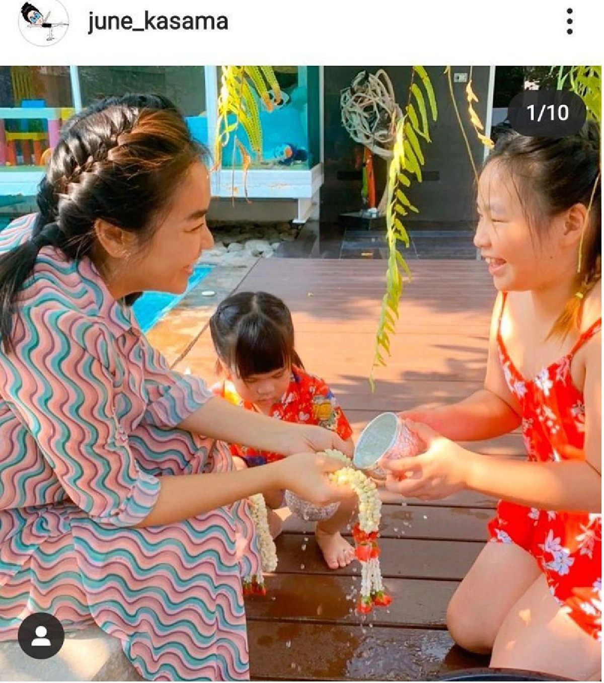 10 ภาพคนดังรดน้ำขอพรผู้ใหญ่ สงกรานต์ปีนี้อยู่บ้านสืบสานประเพณีไทย