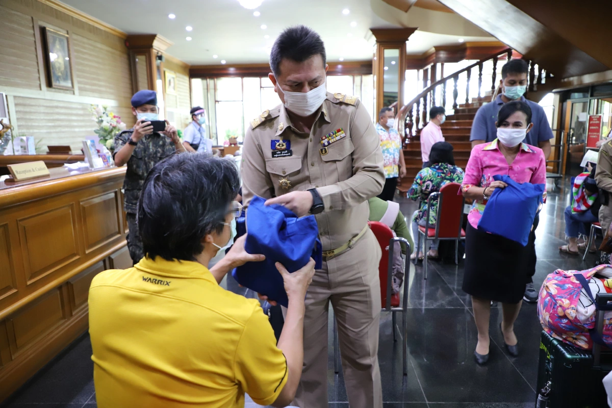 ปทุมธานีส่ง 8 รายกลับบ้านหลังครบกำหนดกักตัว 14 วัน