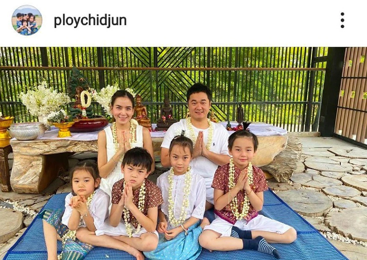 10 ภาพคนดังรดน้ำขอพรผู้ใหญ่ สงกรานต์ปีนี้อยู่บ้านสืบสานประเพณีไทย