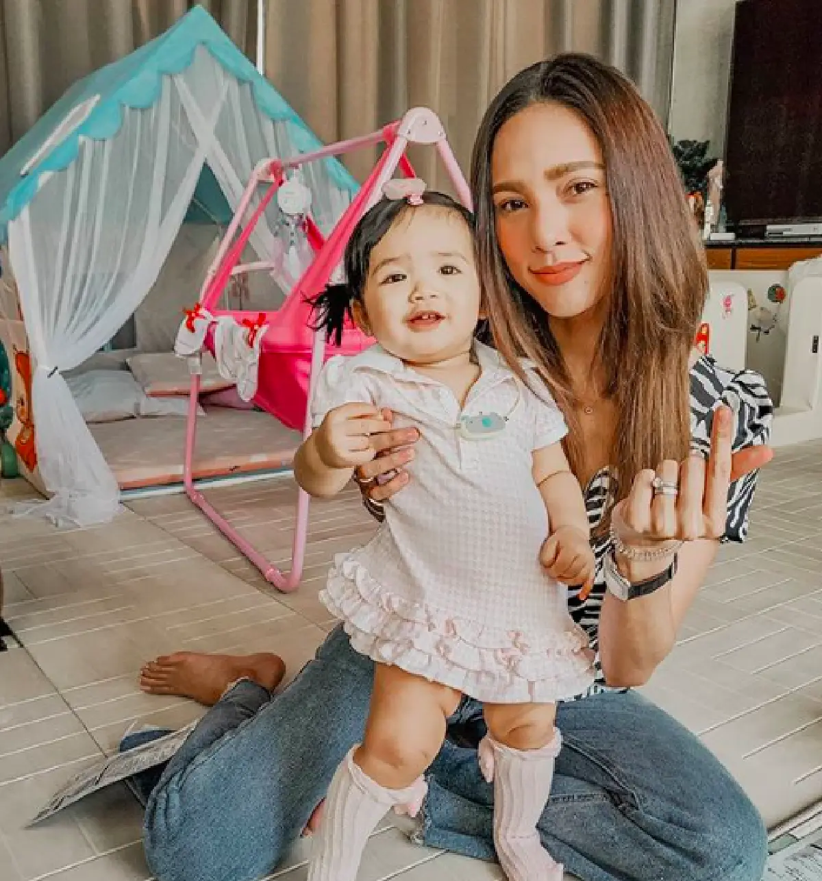 "น้องดิสนีย์" ถูกชาวเน็ตคอมเมนต์ด่า "เอาแต่ใจ" งานนี้โดนทั้งบ้านซัดกลับ