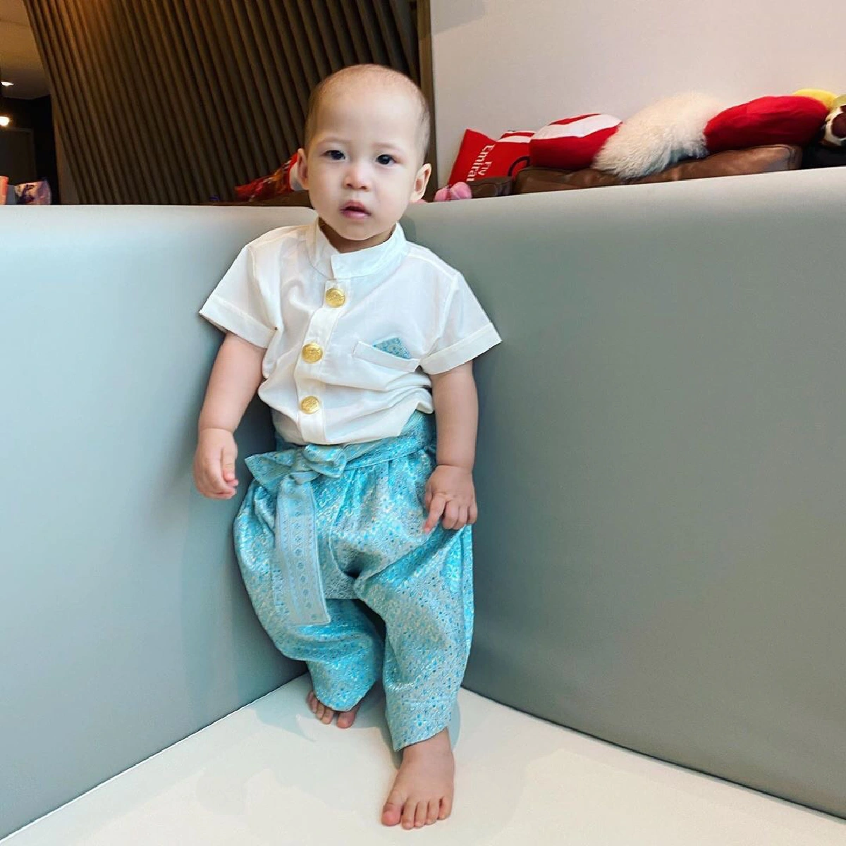 ป๊อก-มาร์กี้ จับลูกแฝด น้องมีก้า-มีญ่า แต่งชุดไทยน่ารักในวันปีใหม่ไทย