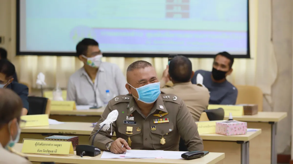 ผู้ว่าฯปทุมธานีลั่นยอมให้ชาวบ้านด่าดีกว่าปล่อยไปเสี่ยงติดโควิด