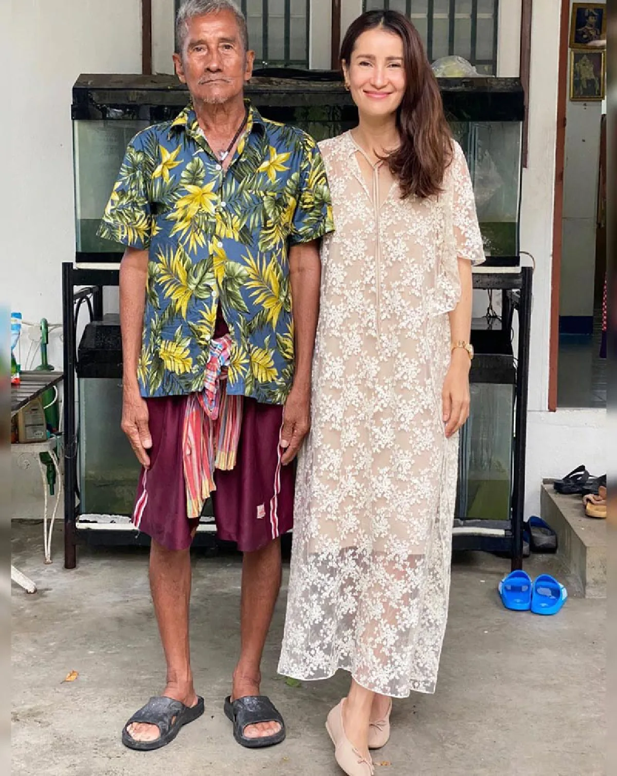 แอน ทองประสม เยี่ยมคุณลุงผู้มีพระคุณ มอบของขวัญสุดพิเศษให้ในวันสงกรานต์