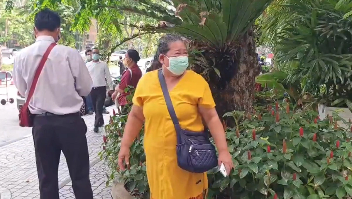 พลอย-โหน่ง สงสารคุณป้าจับใจ ลั่นจะช่วยเอง..หลังถูกปัดตกไม่ได้รับเงินเยียวยา 