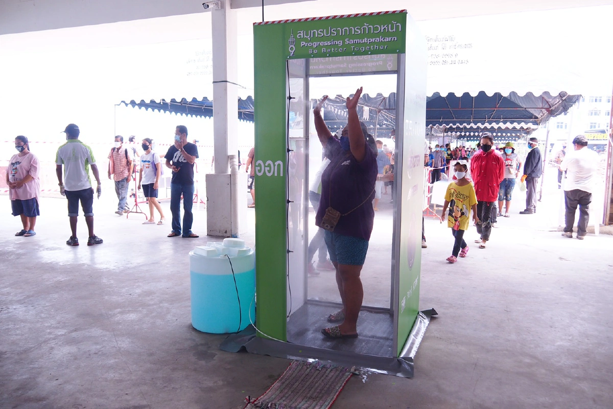 "ชนม์สวัสดิ์" เปิดครัวเอ๋น้ำใจให้กัน แจกอาหารให้ชาวบ้านกินฟรีสู้โควิด-19