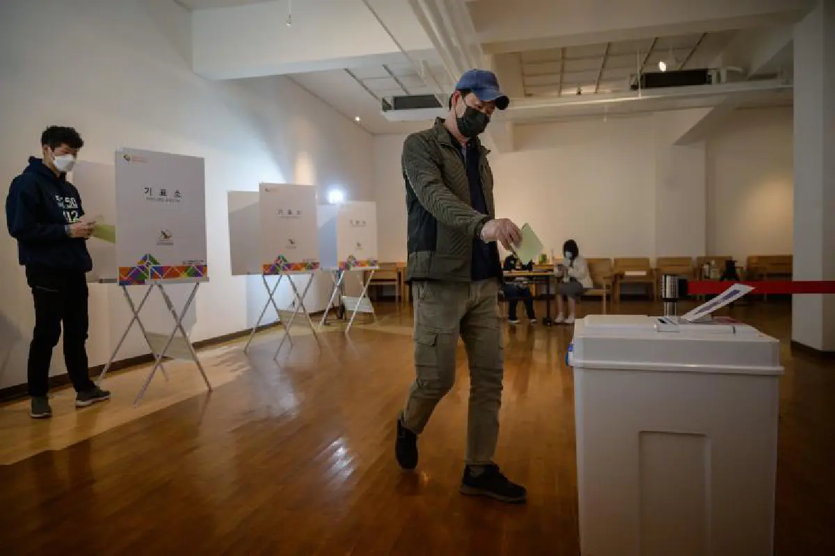 พรรครัฐบาลมุนแจอินชนะเลือกตั้งถล่มทลาย กวาดแลนด์สไลด์สภาเกาหลีใต้