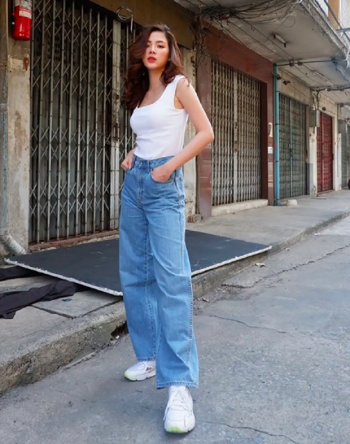 "ใบเฟิร์น พิมพ์ชนก" บริจาคหน้ากากกว่า 2,000 ชิ้น ให้กับโรงพยาบาลที่ขาดแคลน