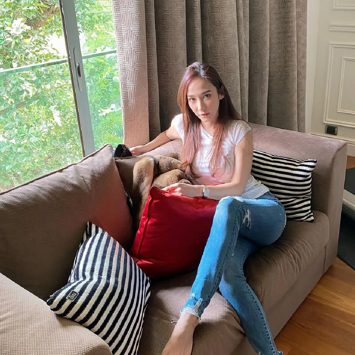 อั้ม พัชราภา ไม่อยู่เฉย! ช่วยคนลำบากเดือดร้อนจากโควิด-19 ไม่มีเงินซื้อข้าวให้ลูกกิน