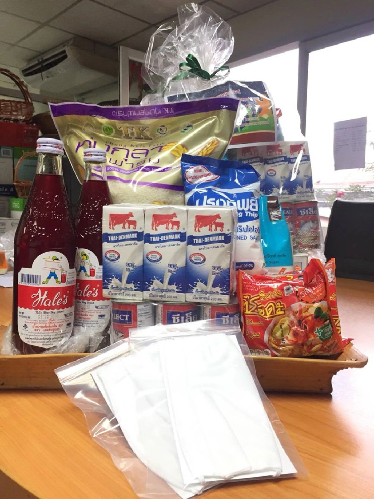 ทีมผู้บริหารกรมส่งเสริมสหกรณ์ สละเงินกว่า 1 ล้าน จัดหาเครื่องยังชีพแจกสมาชิกฯ สู้โควิด-19