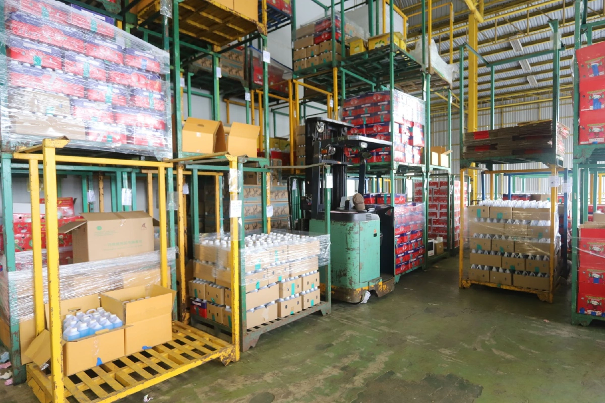 ดีเอสไอทลายแหล่งลักลอบผลิตแอลกอฮอล์และเจลใส่ลังผลไม้ตบตาเจ้าหน้าที่