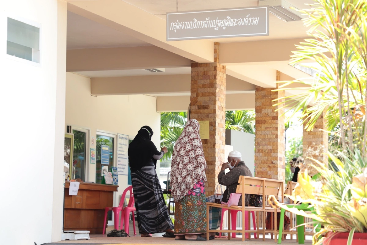 สสจ.นราฯตามหาผู้ใกล้ชิด ชายวัย72ติดโควิด-19 รักษาตัวร.พ.รือเสาะ