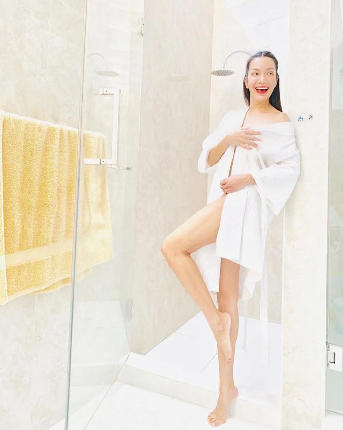 อ๋อม สกาวใจ ลงอ่างอาบน้ำกับลูกชาย งานนี้ความอึ๋มแย่งซีนไปเต็มๆ 