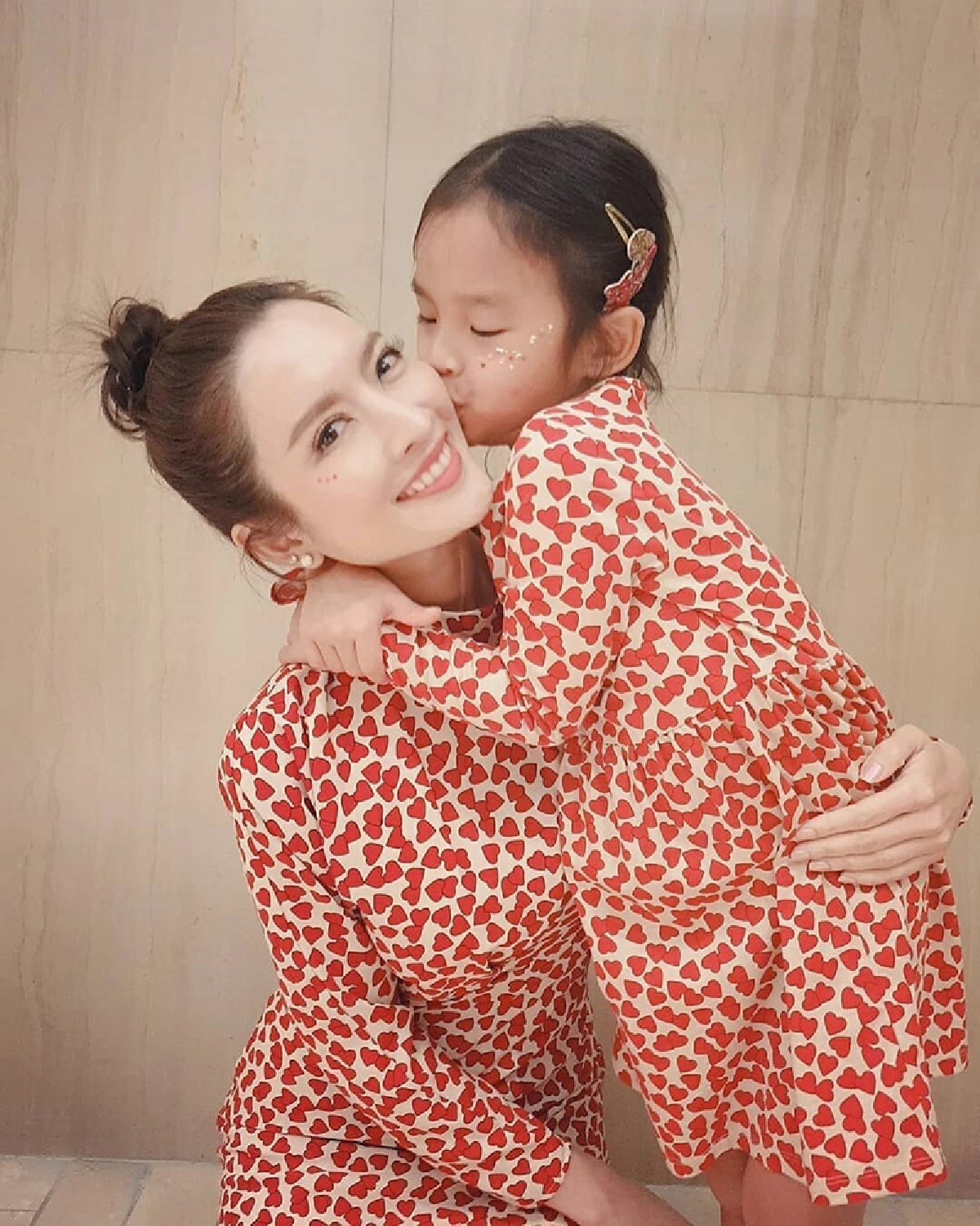 แอฟ ทักษอร สุดเศร้า! ม้าเลี้ยงตายเกือบทั้งครอบครัวเพราะโรคระบาด