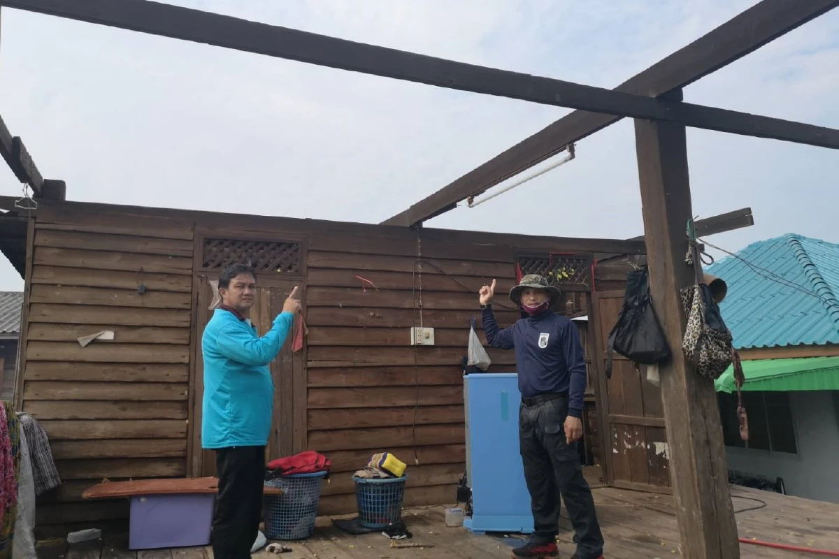 ป้าพิการเศร้า! พายุพัดถล่มบ้านพังทั้งหลัง ซ้ำเติมช่วงโควิด-19