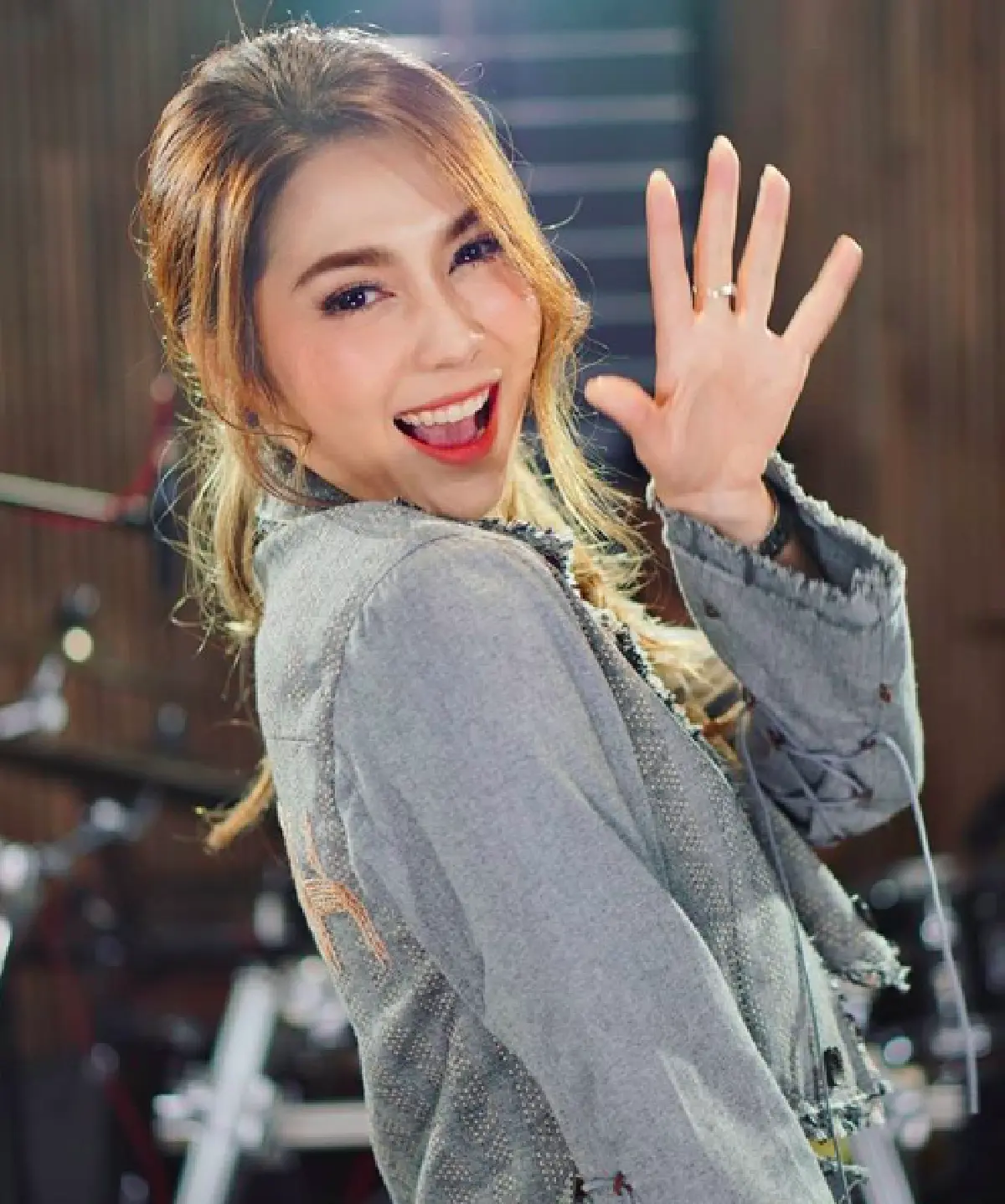 “พั้นช์ วรกาญจน์” เปิดคลิปนาทีระทึก!  ไฟไหม้ไซต์ก่อสร้างติดข้างบ้าน รีบเก็บของหนี