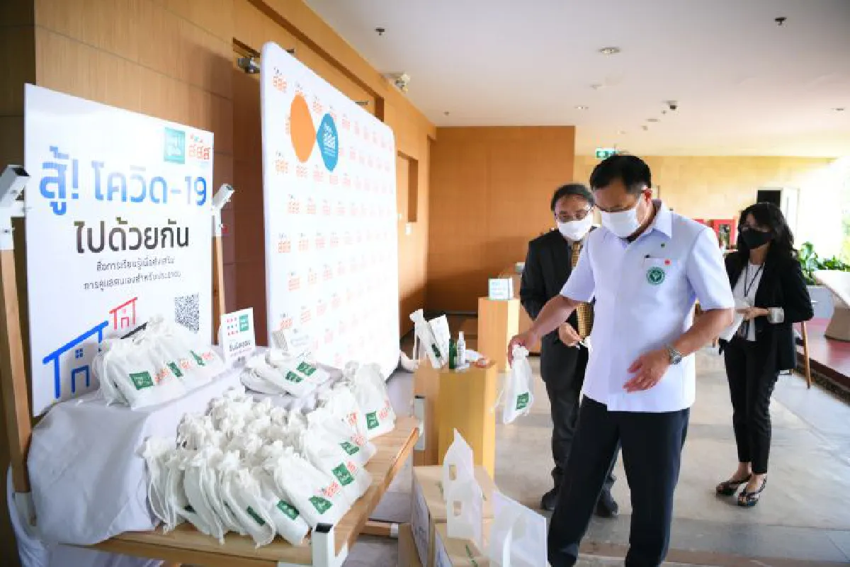"อนุทิน"มอบชุดเครื่องมือสู้โควิดให้ 10 จังหวัดนำร่อง