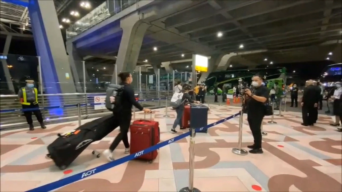 4 นักกอล์ฟชื่อดังของไทยกลับถึงบ้านเกิดแล้วถูกส่งกักตัว 14 วัน