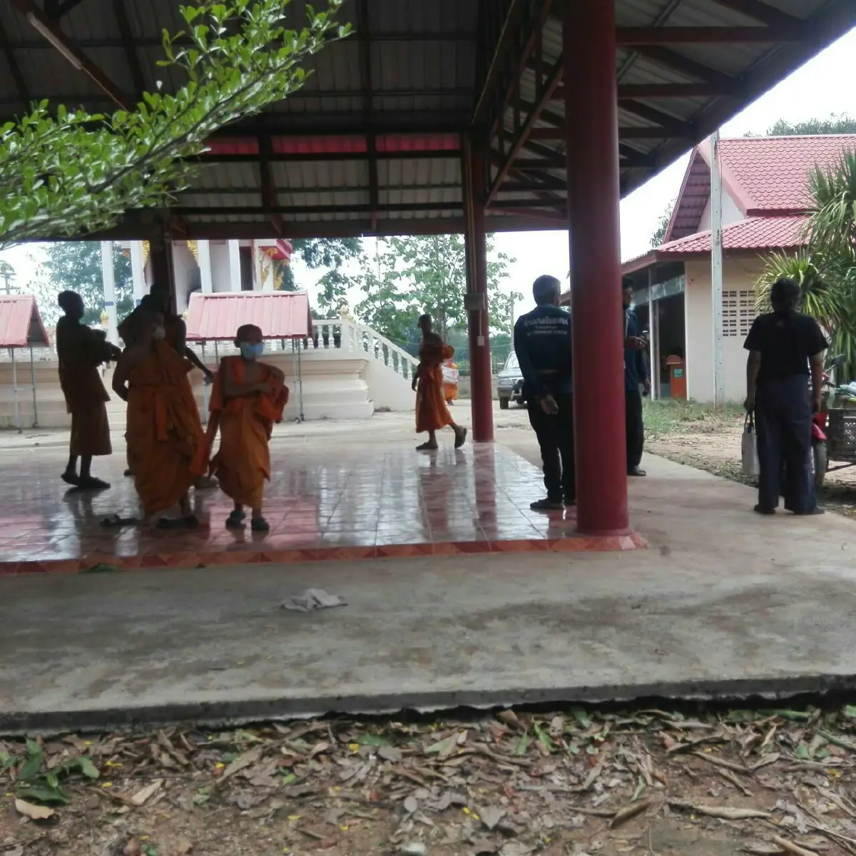 โคราชตรวจคัดกรองเข้มแขกมางานศพทั้งพระ-ฆารวาส