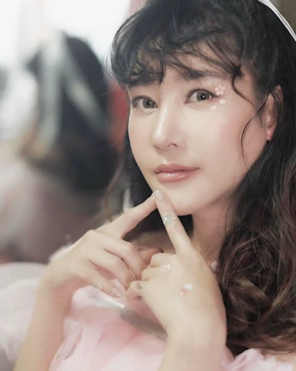 “แตงโม นิดา” เผยภาพหลังทำศัลยกรรม ถอยดั้งใหม่ในช่วงกักตัว